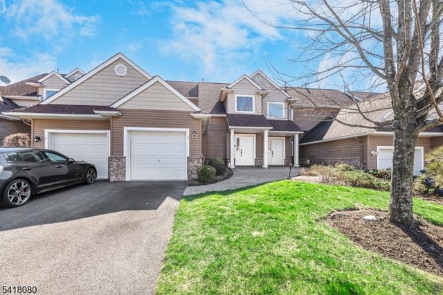 5 Bramble Ct, Hardyston Twp., NJ 07419