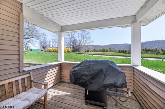 5 Bramble Ct, Hardyston Twp., NJ 07419