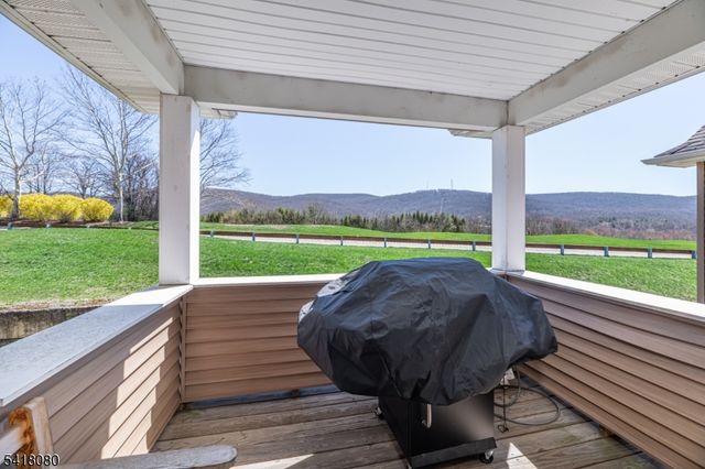 5 Bramble Ct, Hardyston Twp., NJ 07419
