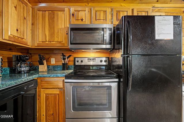 2882 Easy Street, Sevierville, TN 37862