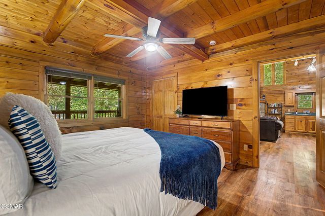 2882 Easy Street, Sevierville, TN 37862