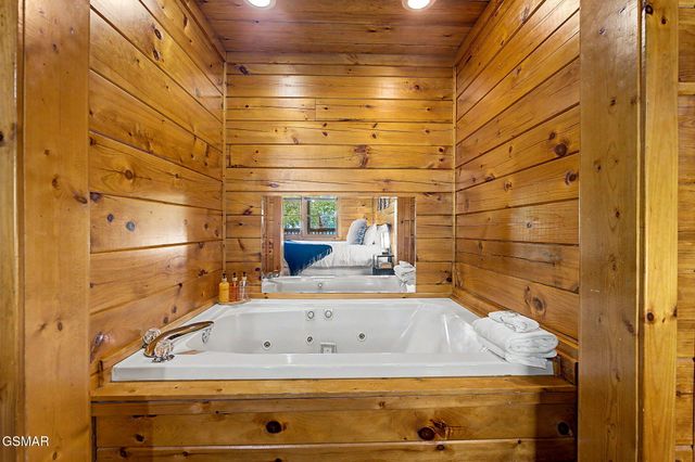 2882 Easy Street, Sevierville, TN 37862