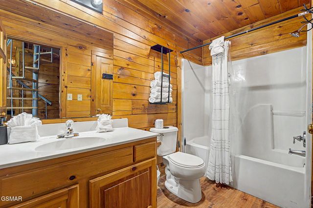2882 Easy Street, Sevierville, TN 37862