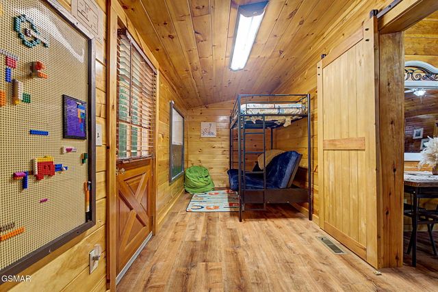 2882 Easy Street, Sevierville, TN 37862