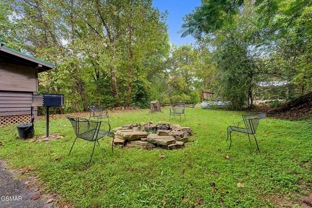 2882 Easy Street, Sevierville, TN 37862