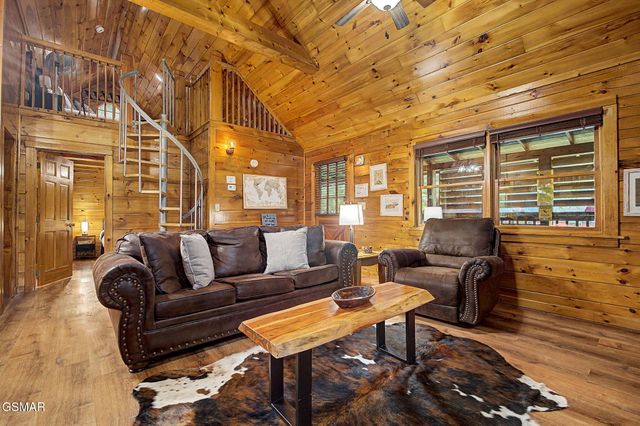 2882 Easy Street, Sevierville, TN 37862