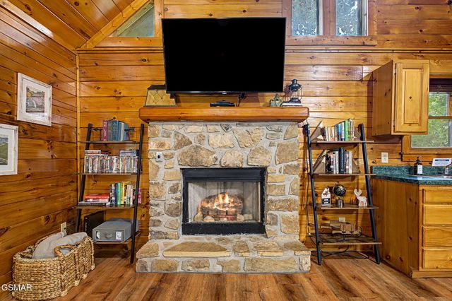 2882 Easy Street, Sevierville, TN 37862