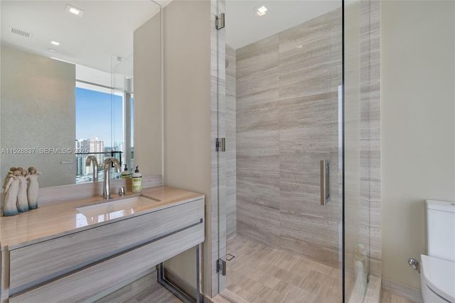 18975 Collins Avenue 2000, Sunny Isles Beach, FL 33160