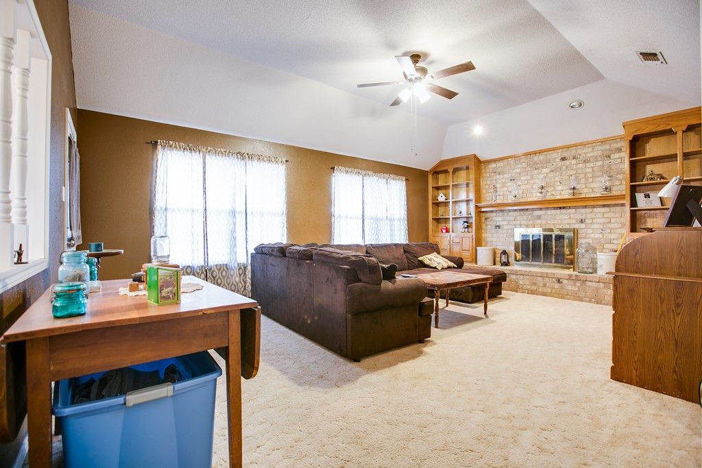 Image 5 of property listing at 1110 Anthony Drive, San Angelo, TX 76905