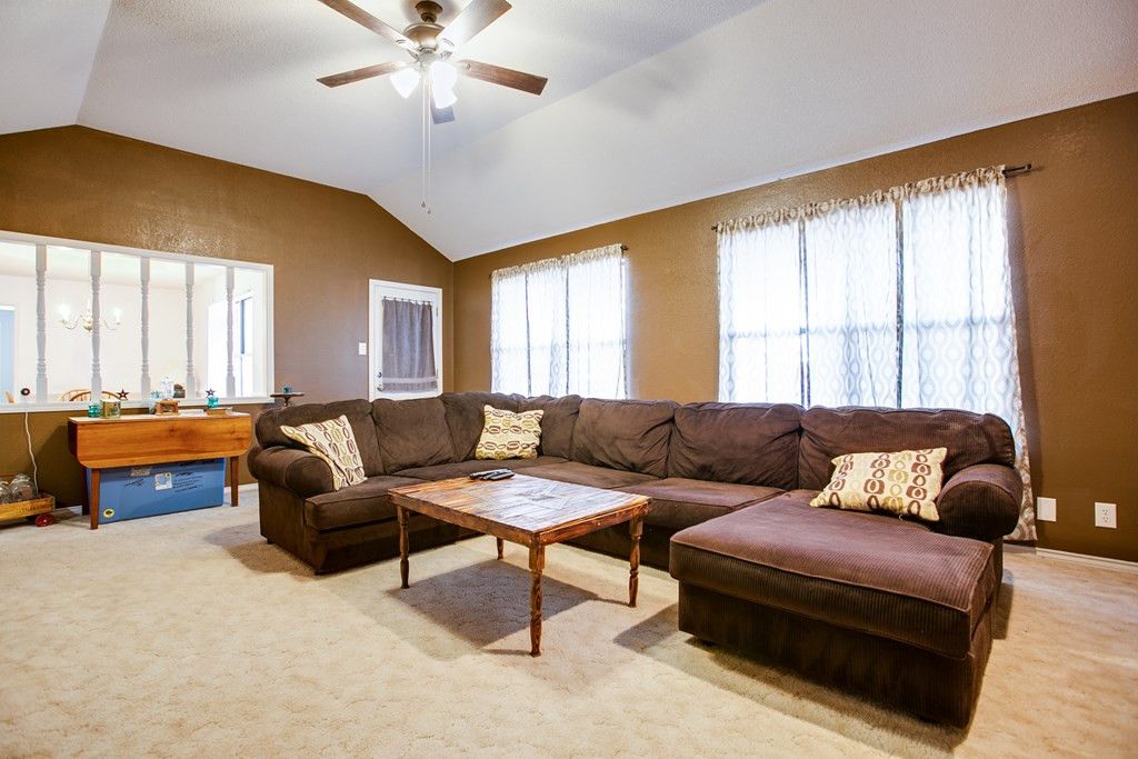 Image 7 of property listing at 1110 Anthony Drive, San Angelo, TX 76905