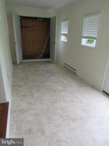35 BEEKMAN PL, Charles Town, WV 25414