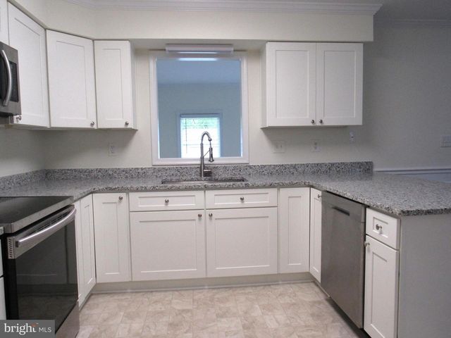 35 BEEKMAN PL, Charles Town, WV 25414