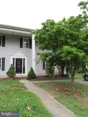 35 BEEKMAN PL, Charles Town, WV 25414