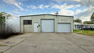 810 W Sinton St, Sinton, TX 78387