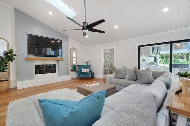 19526 W Trails End Terrace, Jupiter, FL 33458
