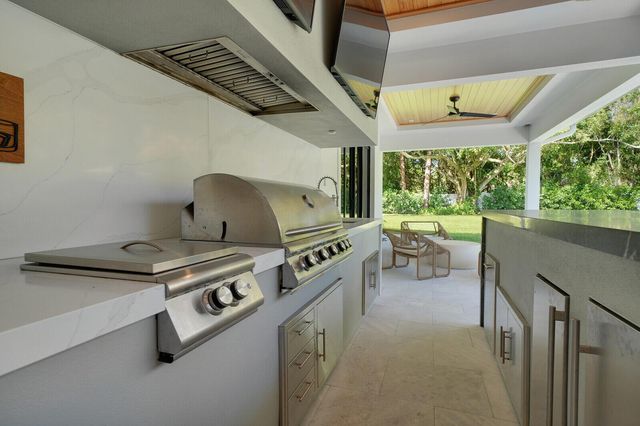 19526 W Trails End Terrace, Jupiter, FL 33458