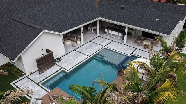 19526 W Trails End Terrace, Jupiter, FL 33458