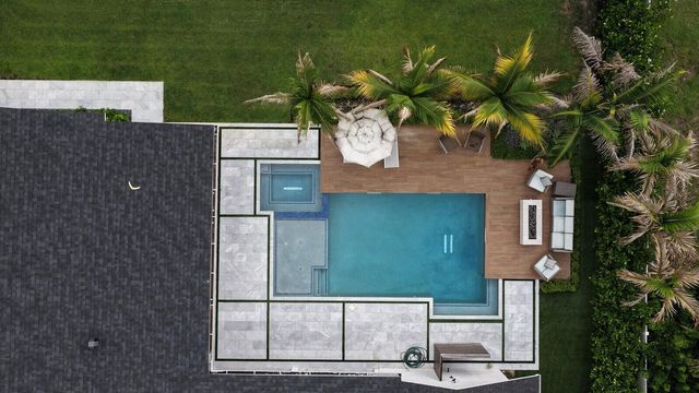 19526 W Trails End Terrace, Jupiter, FL 33458