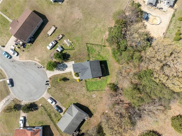 103 Taylors Court, Burlington, NC 27217