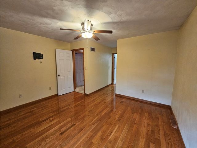 101 Sunrise Cove Ln, Center Twp, PA 16001