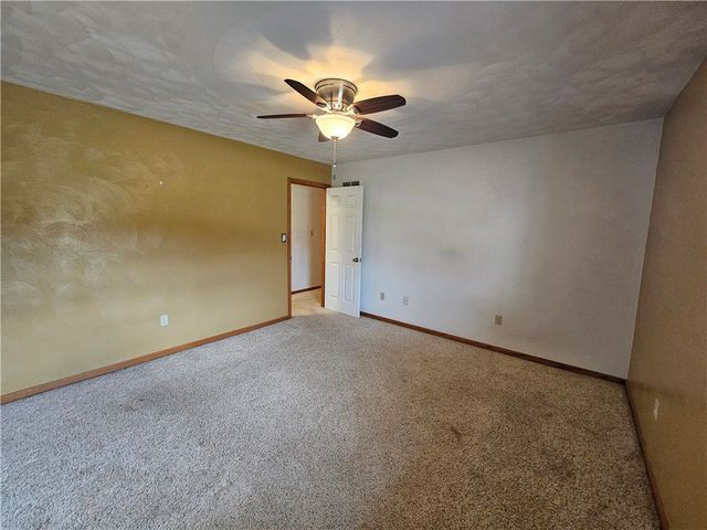 101 Sunrise Cove Ln, Center Twp, PA 16001