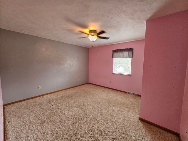 101 Sunrise Cove Ln, Center Twp, PA 16001