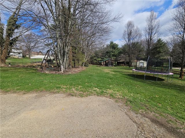 101 Sunrise Cove Ln, Center Twp, PA 16001