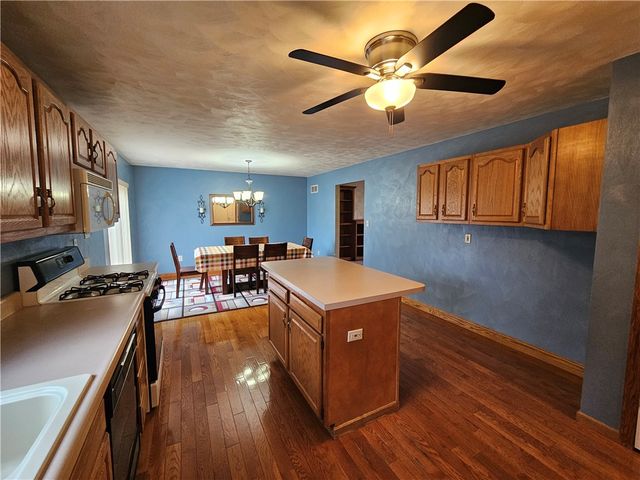 101 Sunrise Cove Ln, Center Twp, PA 16001