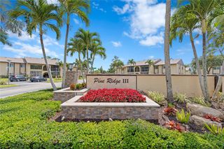 325 Pine Ridge Cir D-1, Green Acres, FL 33463
