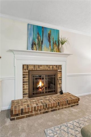 8 Graham DR, Newport News, VA 23606