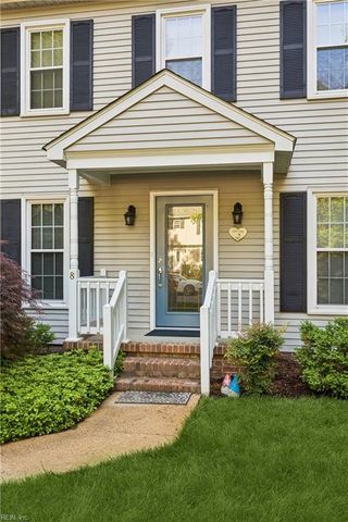 8 Graham DR, Newport News, VA 23606