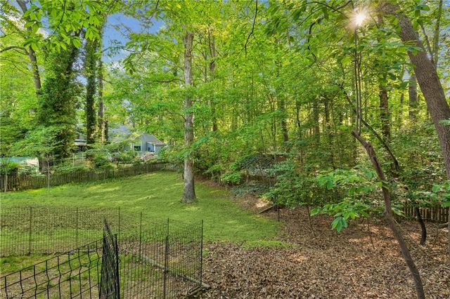 8 Graham DR, Newport News, VA 23606