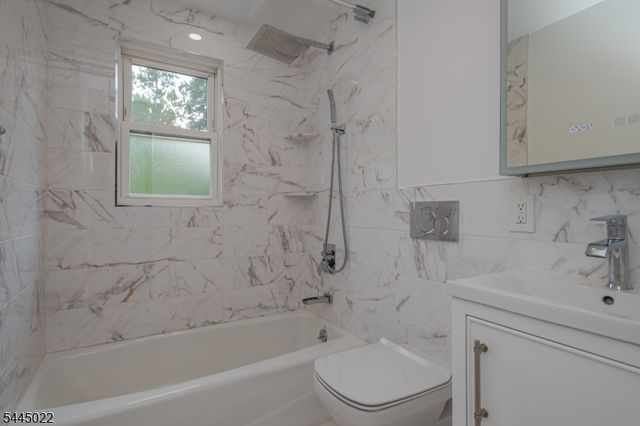 39 Amboy Ave, Metuchen Boro, NJ 08840