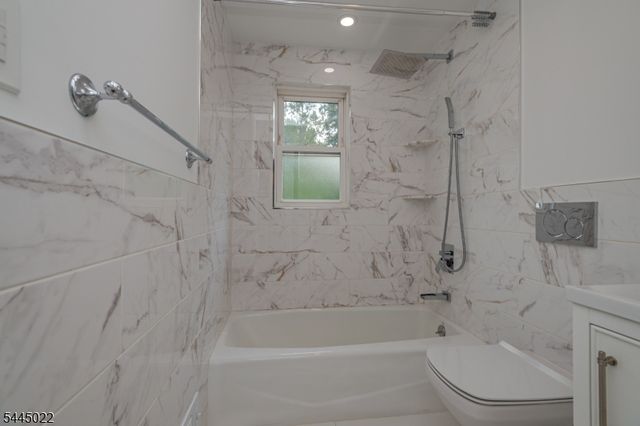 39 Amboy Ave, Metuchen Boro, NJ 08840