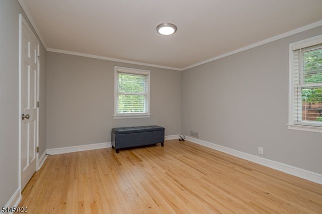 39 Amboy Ave, Metuchen Boro, NJ 08840