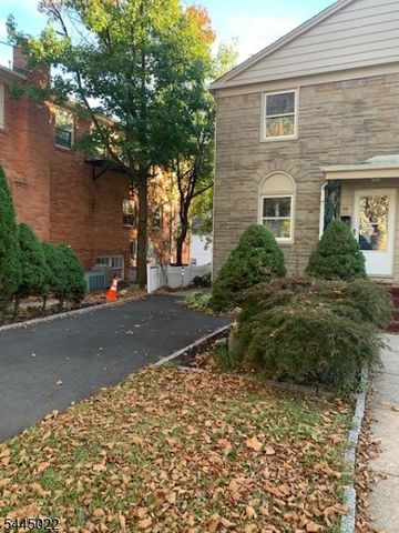 39 Amboy Ave, Metuchen Boro, NJ 08840