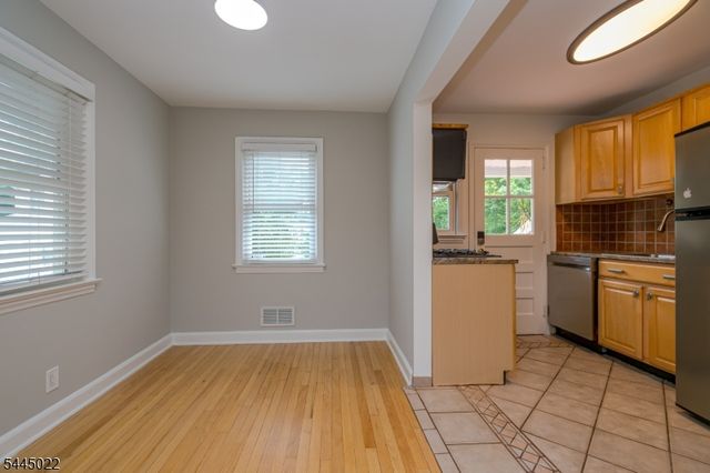 39 Amboy Ave, Metuchen Boro, NJ 08840