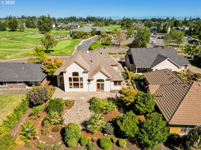 2815 HAZELNUT Dr, Woodburn, OR 97071