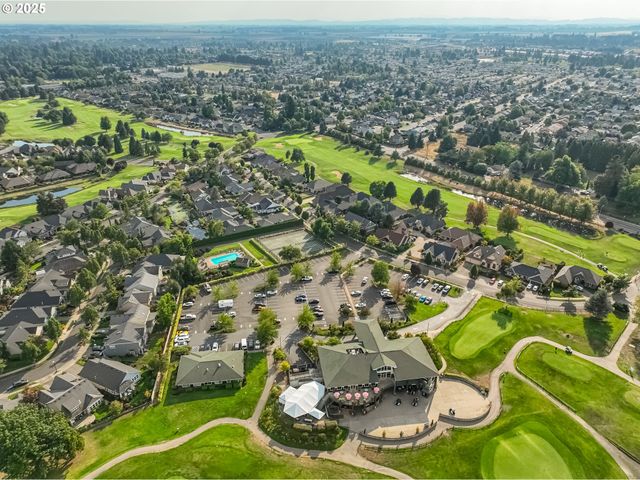 2815 HAZELNUT Dr, Woodburn, OR 97071