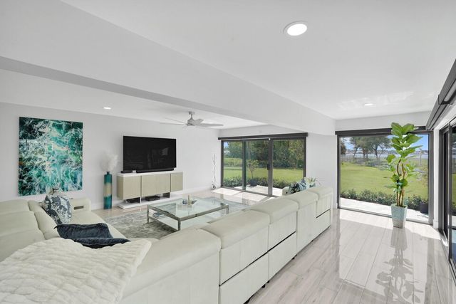 1660 Twelve Oaks Way 101 & 50 Ft. Dock & 30k L, North Palm Beach, FL 33408