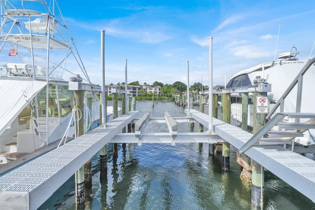 1660 Twelve Oaks Way 101 & 50 Ft. Dock & 30k L, North Palm Beach, FL 33408
