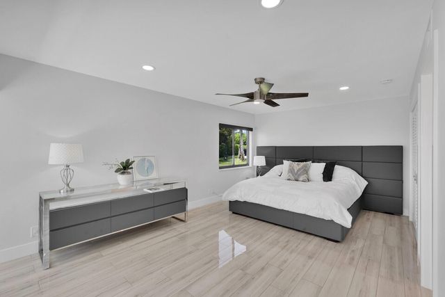 1660 Twelve Oaks Way 101 & 50 Ft. Dock & 30k L, North Palm Beach, FL 33408