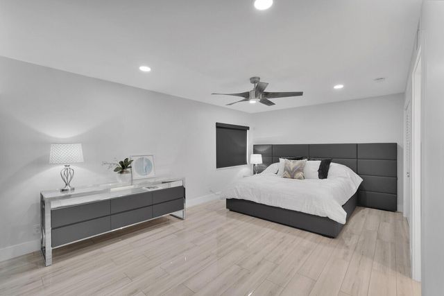 1660 Twelve Oaks Way 101 & 50 Ft. Dock & 30k L, North Palm Beach, FL 33408