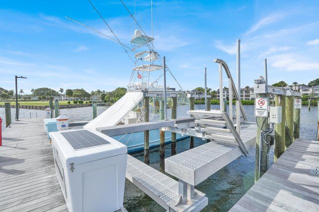 1660 Twelve Oaks Way 101 & 50 Ft. Dock & 30k L, North Palm Beach, FL 33408