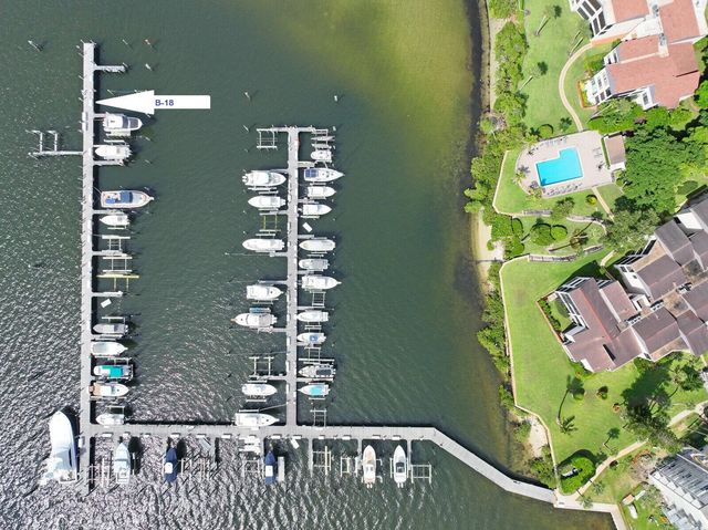 1660 Twelve Oaks Way 101 & 50 Ft. Dock & 30k L, North Palm Beach, FL 33408