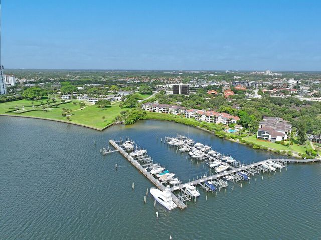 1660 Twelve Oaks Way 101 & 50 Ft. Dock & 30k L, North Palm Beach, FL 33408