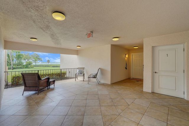 1660 Twelve Oaks Way 101 & 50 Ft. Dock & 30k L, North Palm Beach, FL 33408