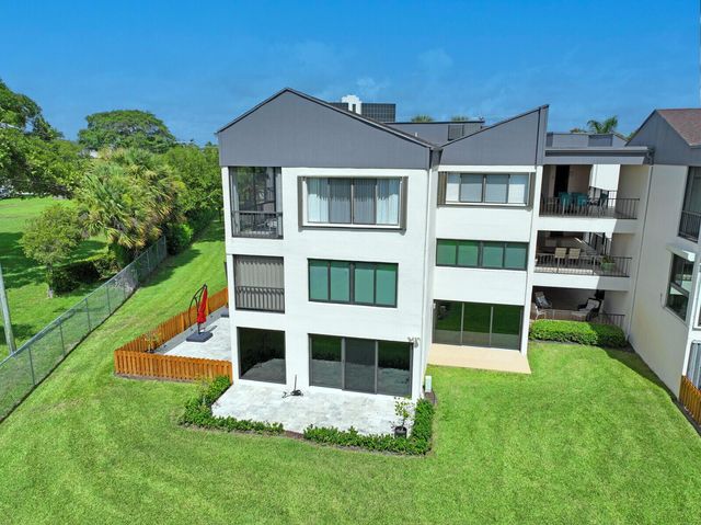 1660 Twelve Oaks Way 101 & 50 Ft. Dock & 30k L, North Palm Beach, FL 33408