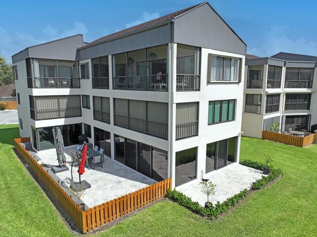 1660 Twelve Oaks Way 101 & 50 Ft. Dock & 30k L, North Palm Beach, FL 33408