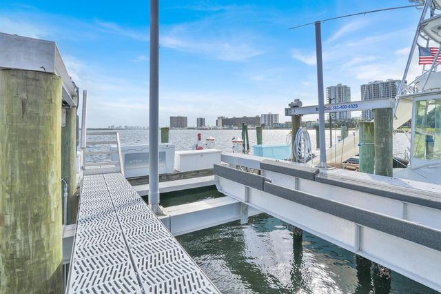 1660 Twelve Oaks Way 101 & 50 Ft. Dock & 30k L, North Palm Beach, FL 33408